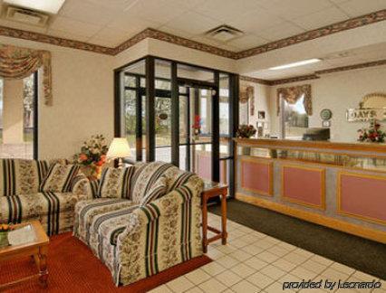 Days Inn By Wyndham White House Interior photo